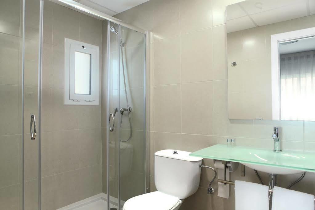 Hotel Tolosa Salou Bagian luar foto